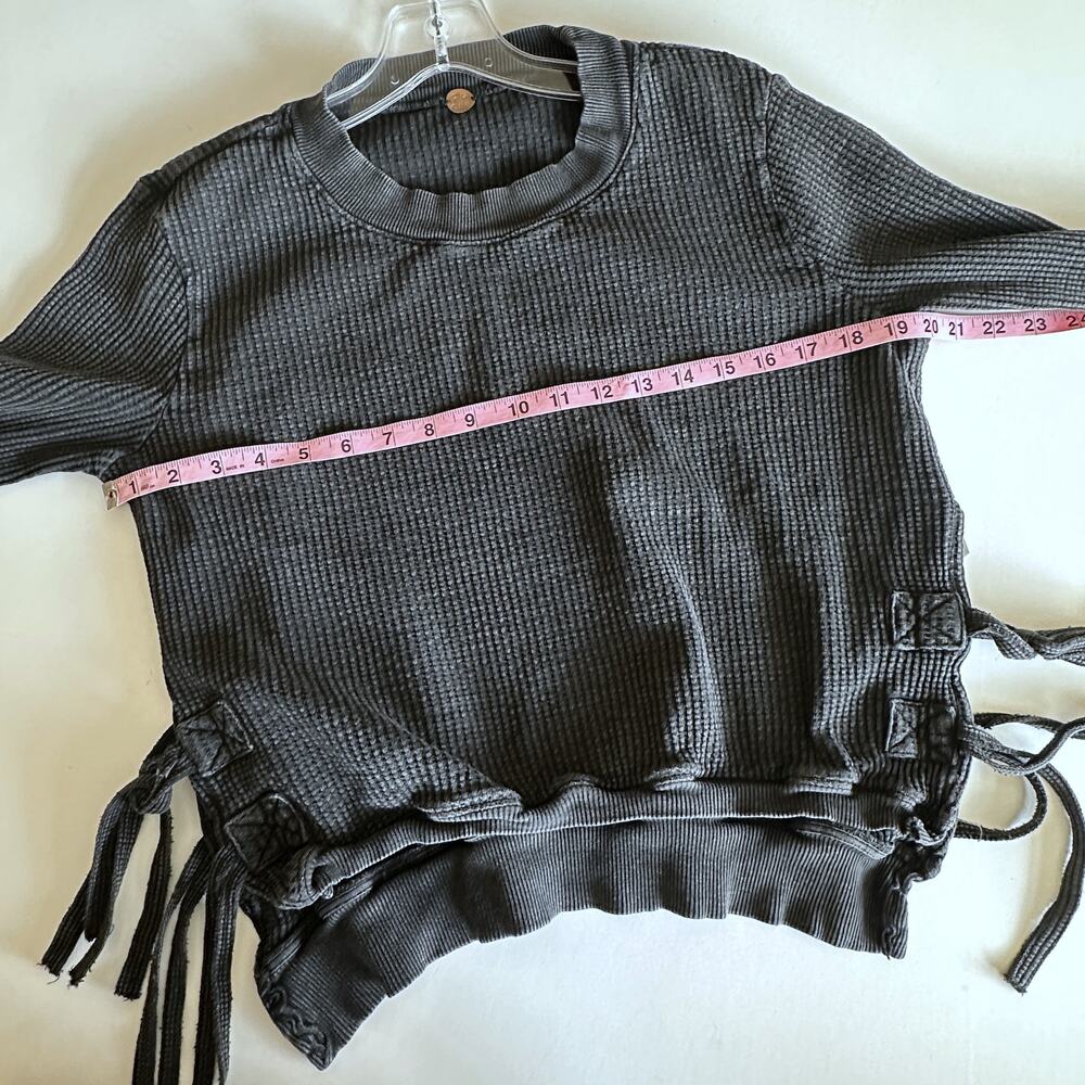 FP One Free People Interlaken Top Womens Large Black Boho Thermal Grunge Casual - Picture 10 of 11